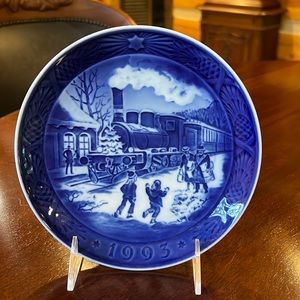 Royal Copenhagen Blue & White Annual Christmas Plate - 1993